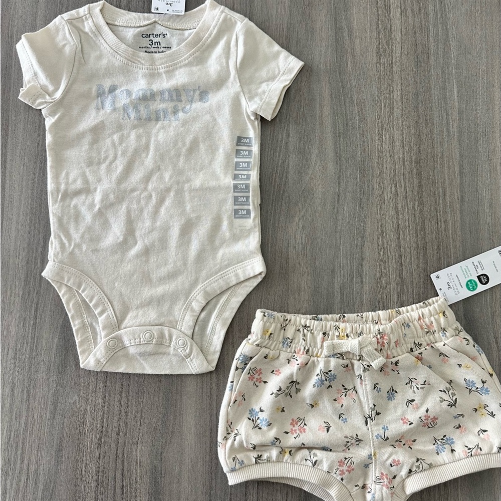 Carter’s “Mommy’s Mini” shorts set